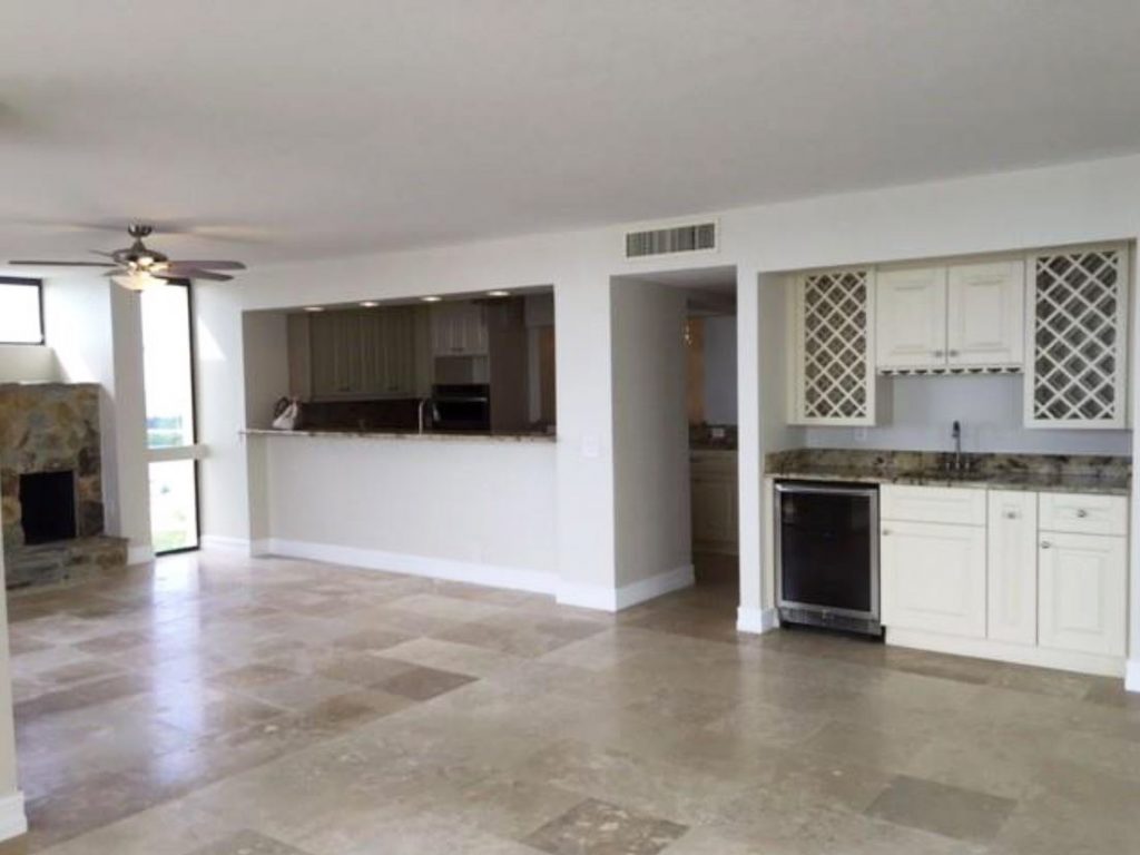 Large Tampa waterfront condo for rent