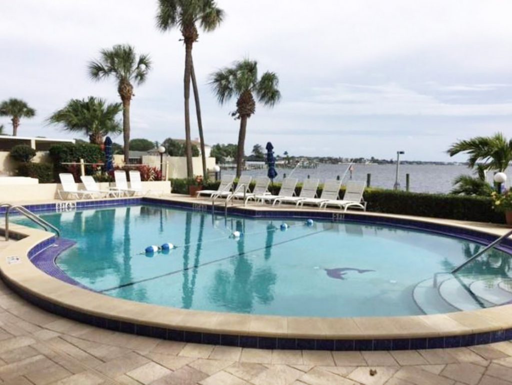 Large Tampa waterfront condo for rent